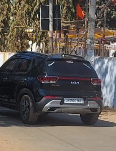 इसी वाहन से पुरे कोल्हान मे विचरण कर रहा है सिकंदर यादव 